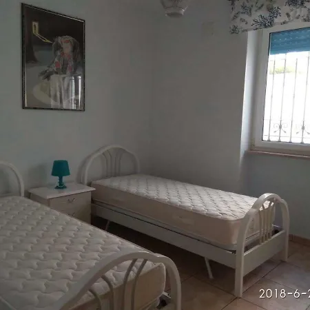 Casa Vacanza Valentina Марина-ди-Манкаверса